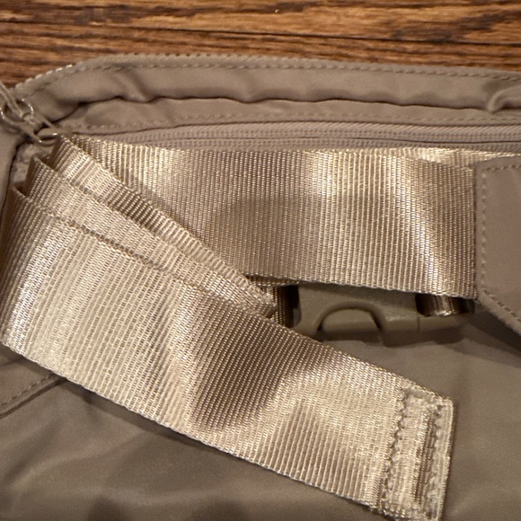 Beige/Tan Belt Bag, 2L, NWOT - Picture 6 of 9